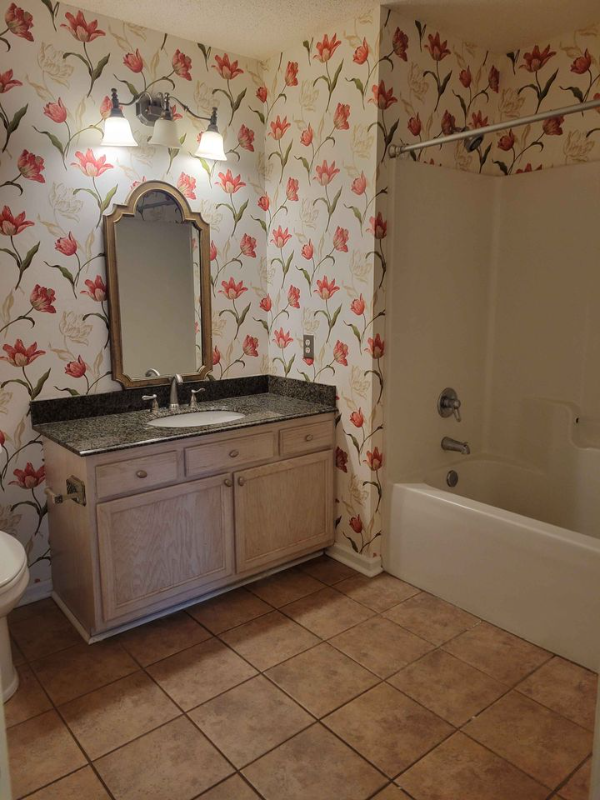 2624 Guyer St - Photo 5 of 11