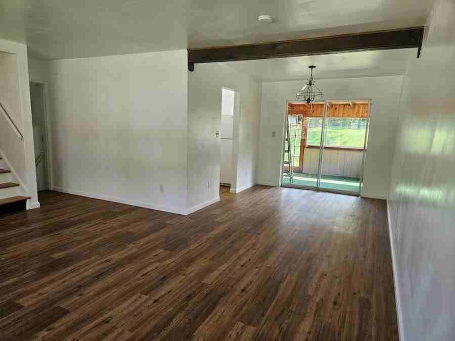 677 Peach Tree Ln - Photo 4 of 25