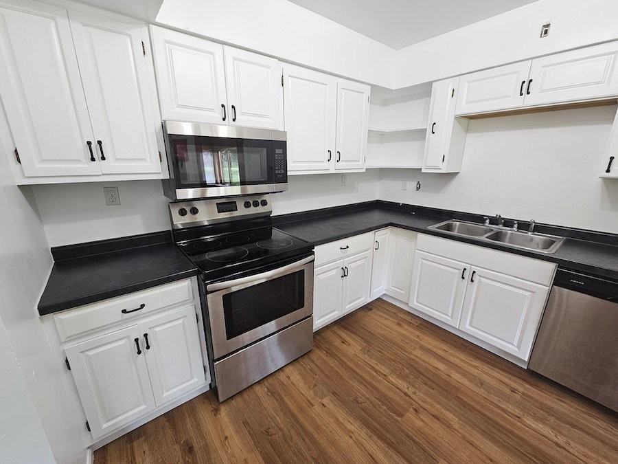 677 Peach Tree Ln - Photo 6 of 25