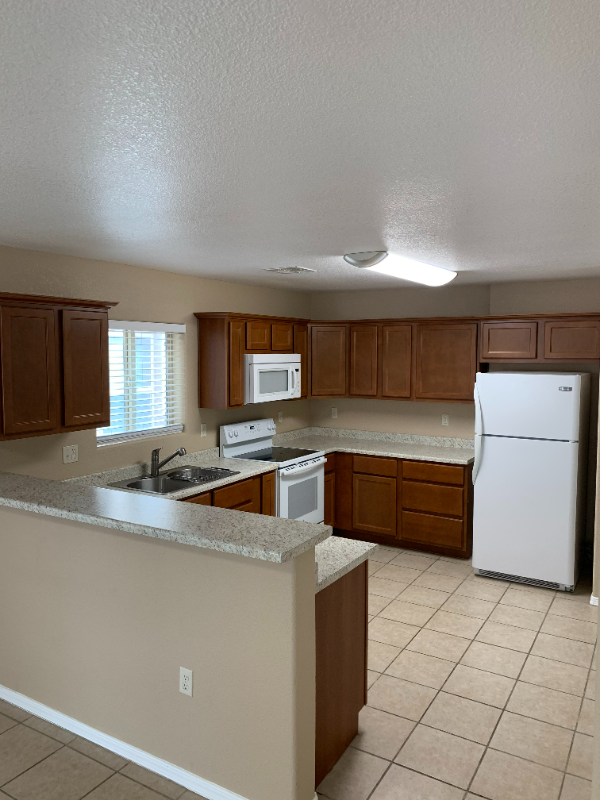 6345 Reynolds Dr #B5 - Photo 2 of 30