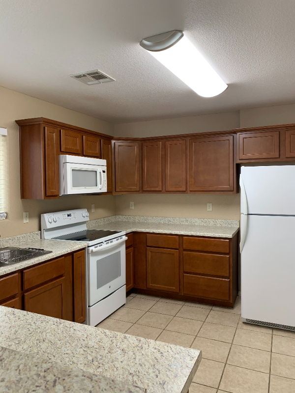 6345 Reynolds Dr #B5 - Photo 4 of 30