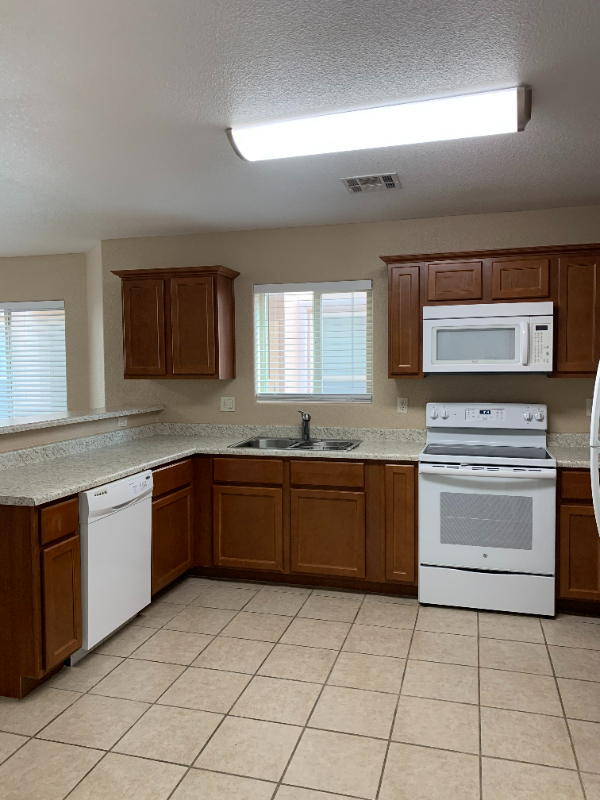 6345 Reynolds Dr #B5 - Photo 5 of 30