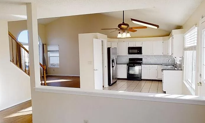 7836 Scarborough Dr - Photo 6 of 50