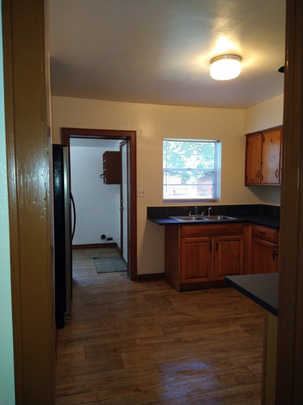 3300 Saint Johns Ave - Photo 5 of 24