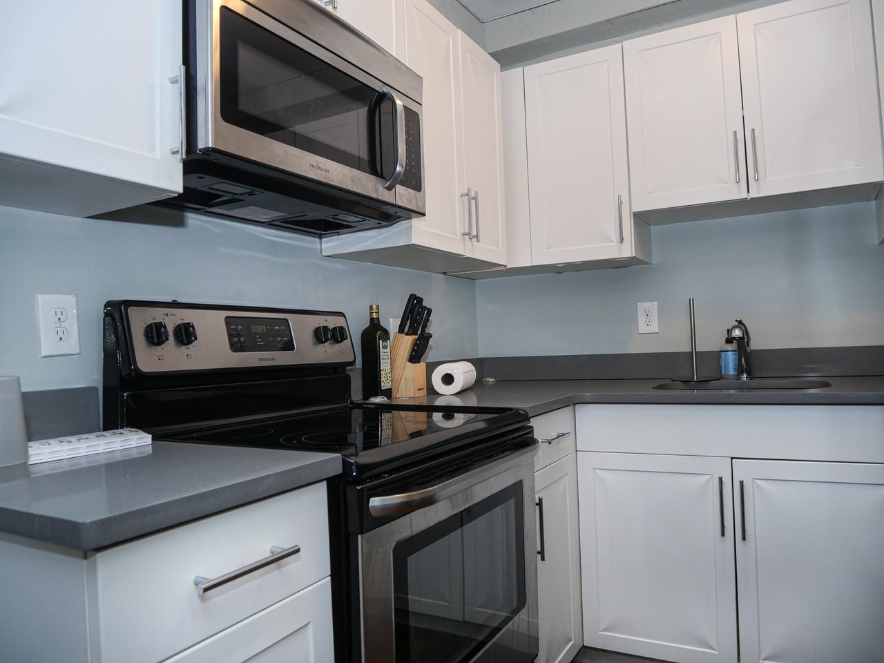 45 Carlton Street - Photo 3 of 9