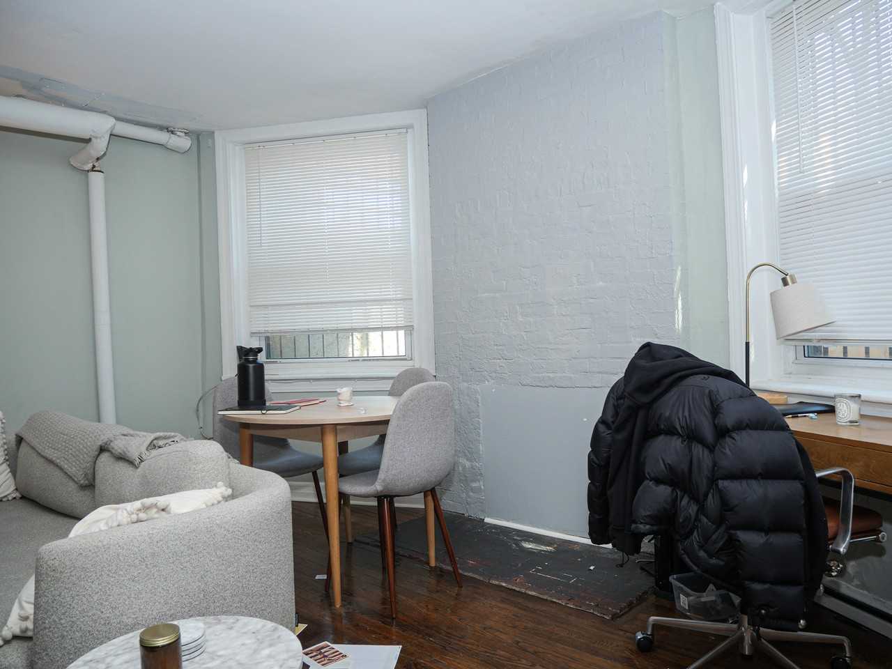 45 Carlton Street - Photo 7 of 9