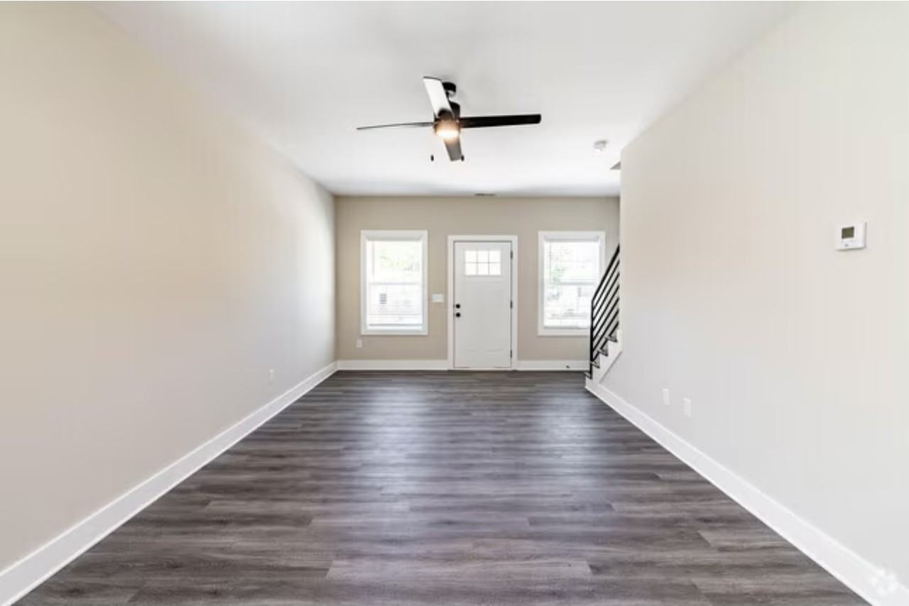 921 Martin St - Photo 4 of 8