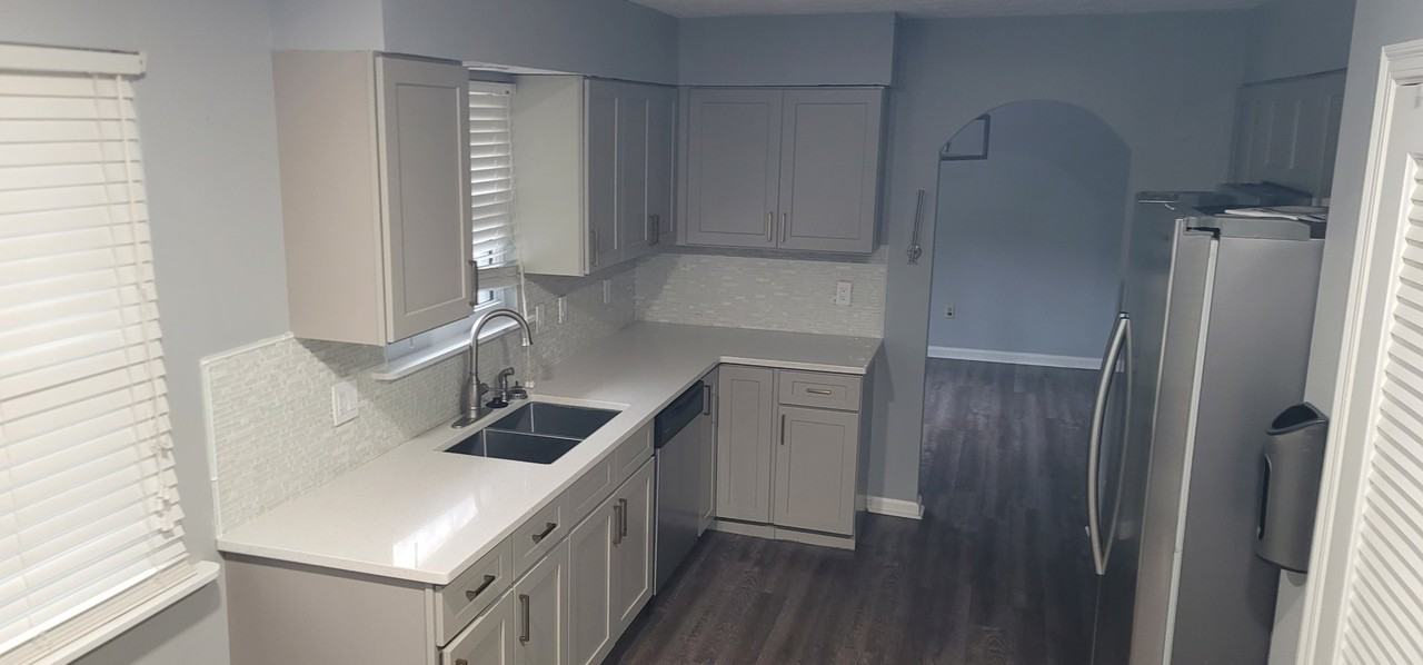 7815 Pepper Pike - Photo 3 of 9