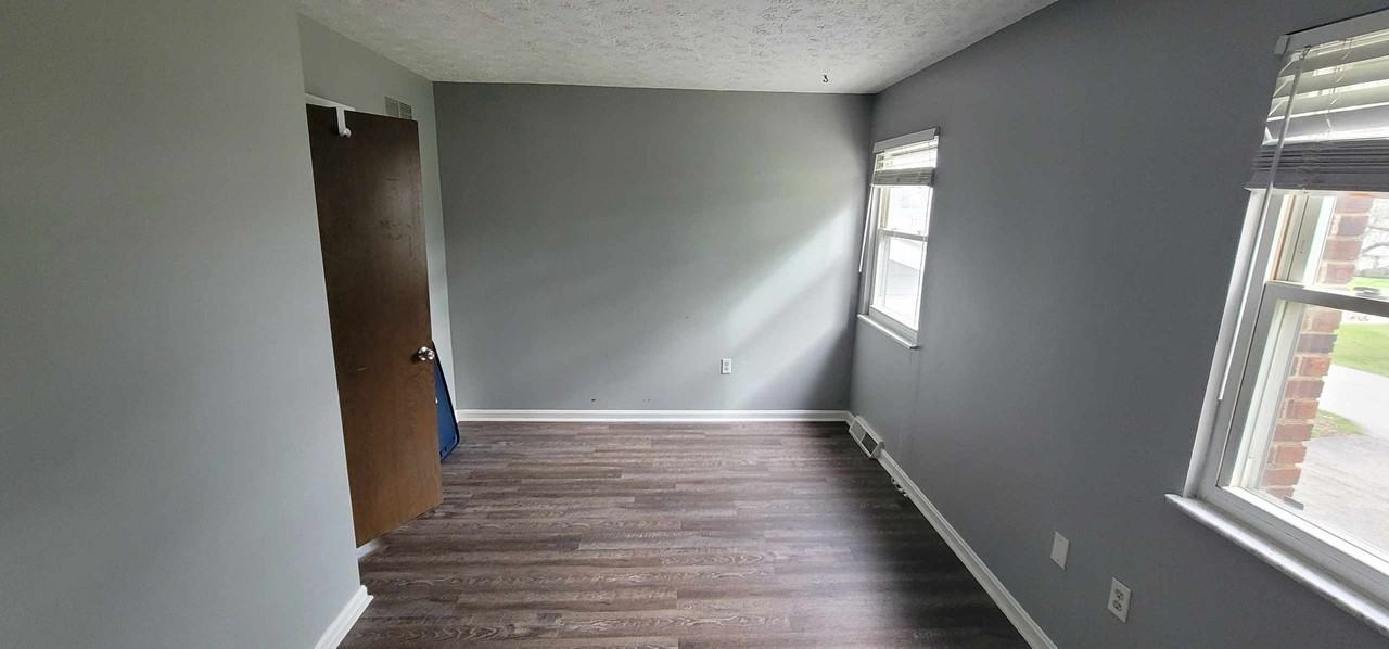 7815 Pepper Pike - Photo 7 of 9