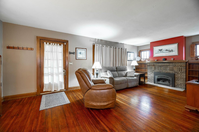 266 S Roys Ave - Photo 2 of 17