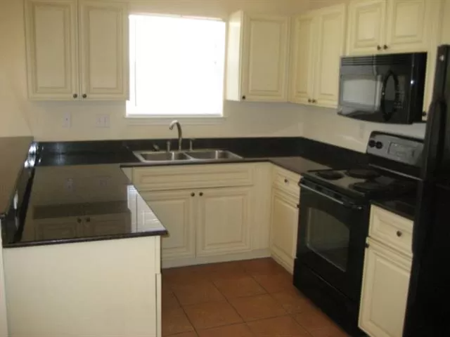 701 Claremont Pkwy #A - Photo 4 of 15