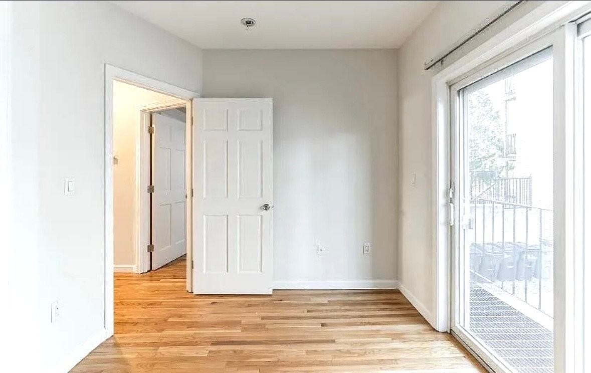 206 H St #3 - Photo 7 of 8