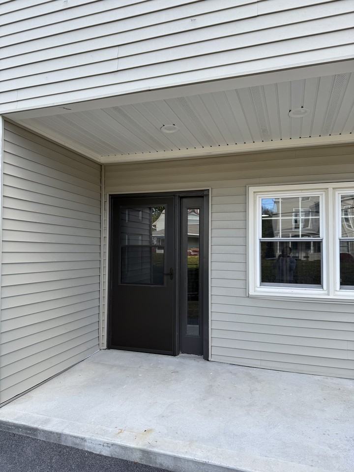 580 Pontiac Ave. - Photo 2 of 21