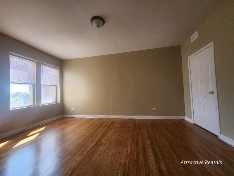 1550 N Parkside Ave #205 - Photo 3 of 9