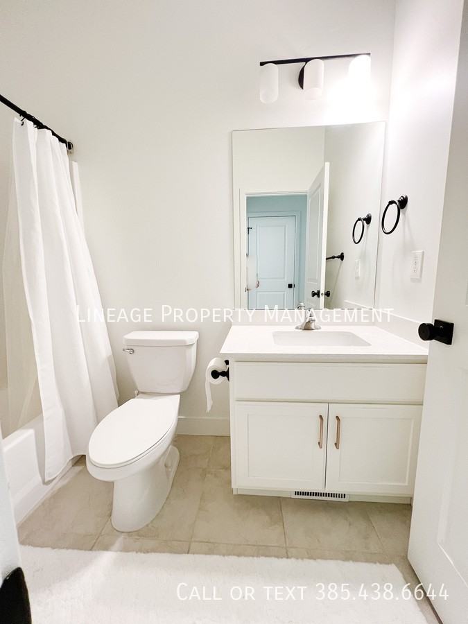 543 S 1040 W - Photo 4 of 6