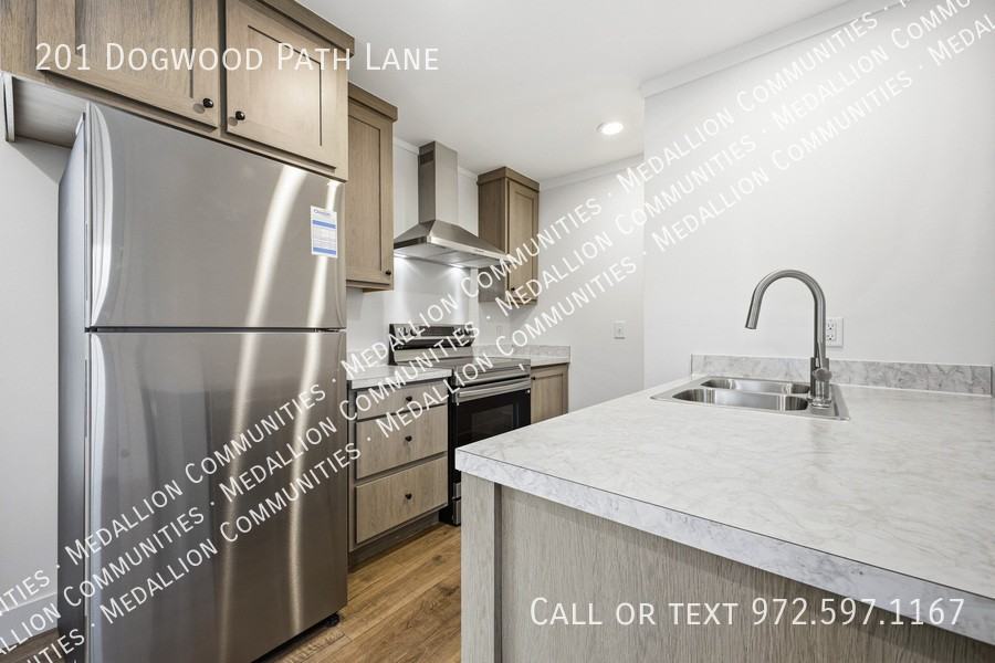 201 Dogwood Path Ln - Photo 4 of 20