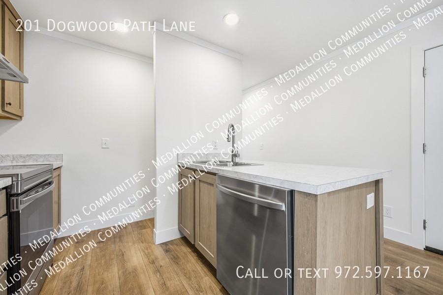 201 Dogwood Path Ln - Photo 5 of 20