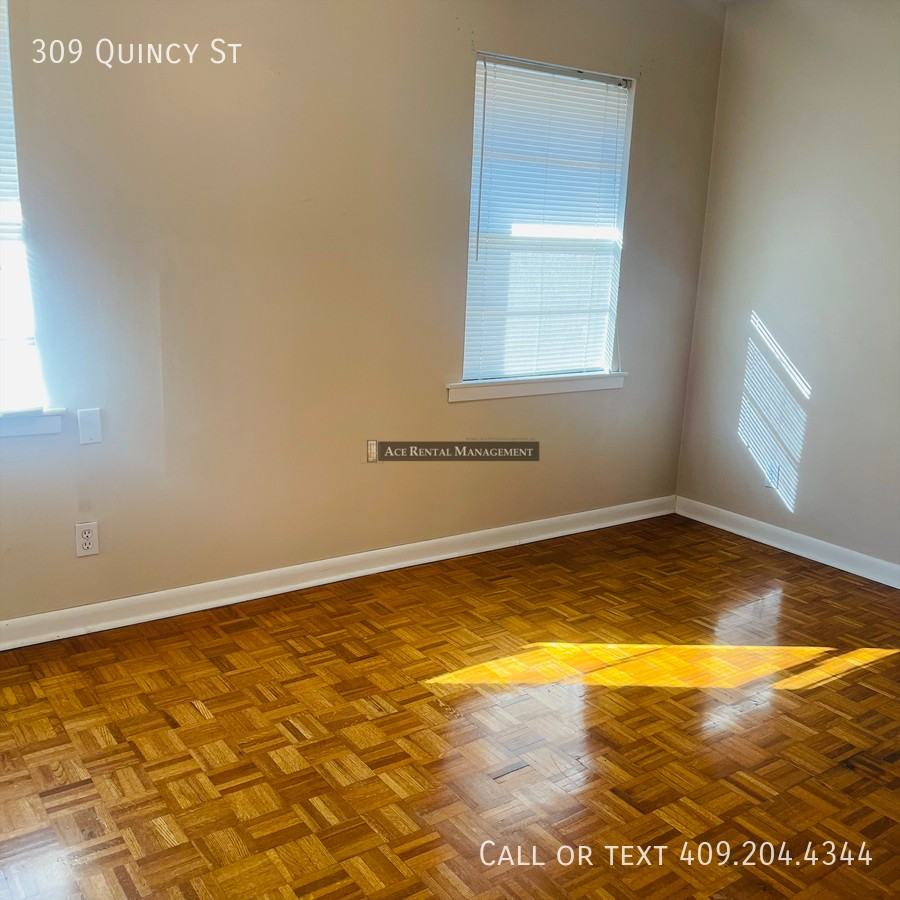 309 Quincy St - Photo 2 of 8