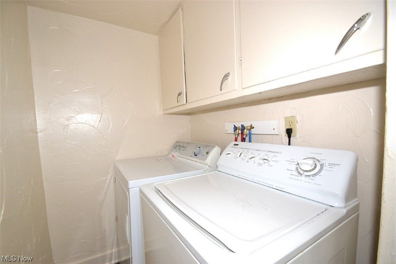 450 Allyn St #1 - Photo 4 of 14