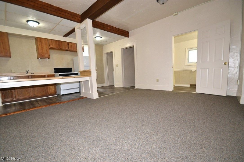 450 Allyn St #1 - Photo 5 of 14