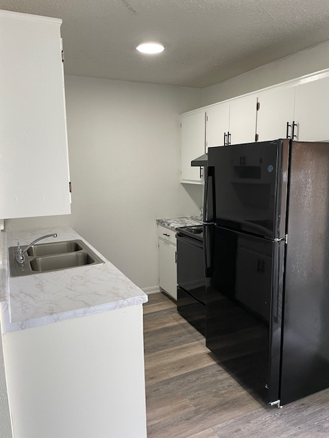 207 E 22nd St - Photo 2 of 10