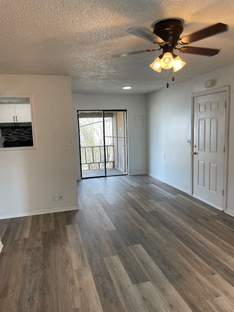 207 E 22nd St - Photo 4 of 10