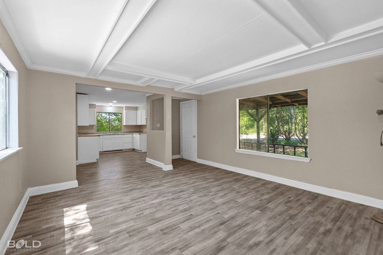 4321 Ridgeway St - Photo 6 of 19