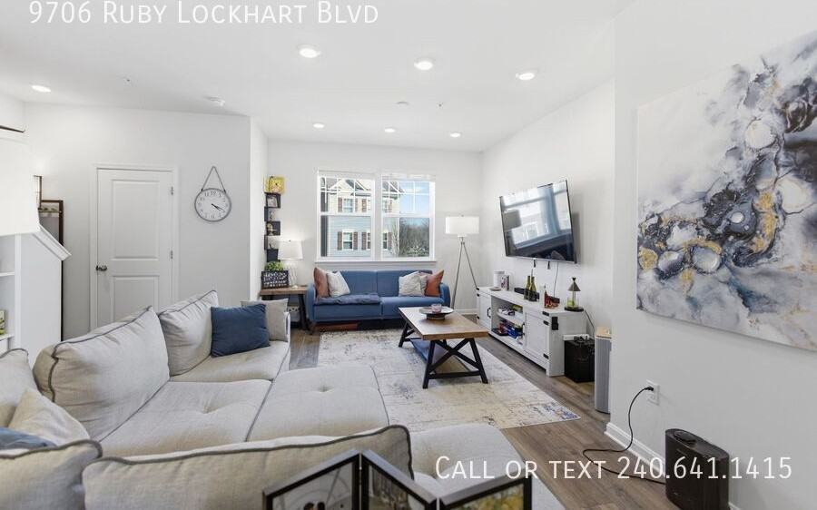 9706 Ruby Lockhart Blvd - Photo 2 of 30