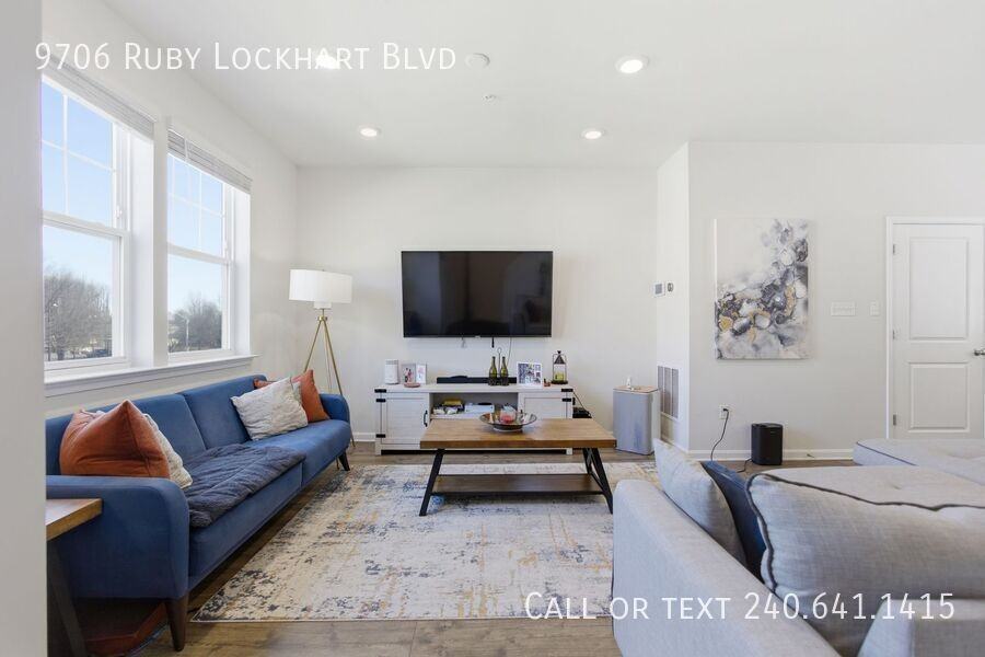 9706 Ruby Lockhart Blvd - Photo 4 of 30