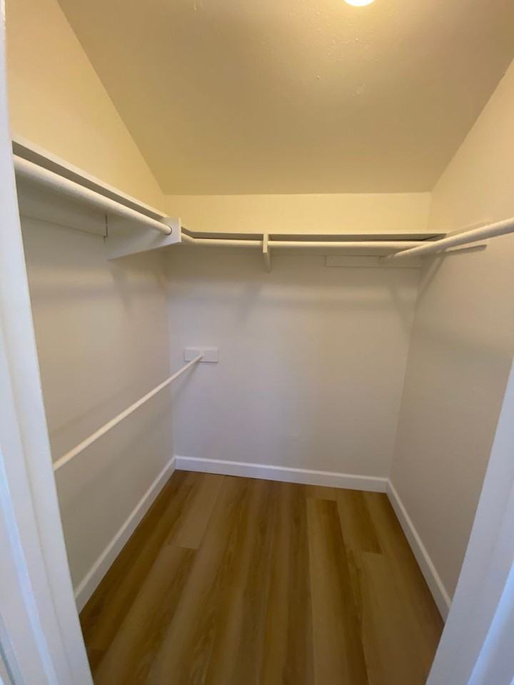 7508 Parkway Dr #202 - Photo 5 of 9