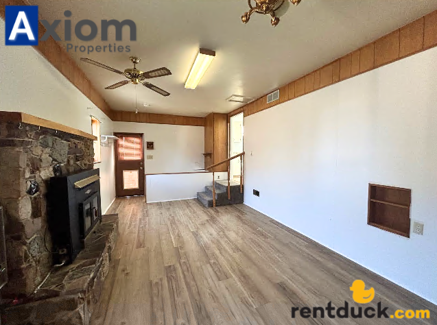 420 Packard Ave - Photo 7 of 25