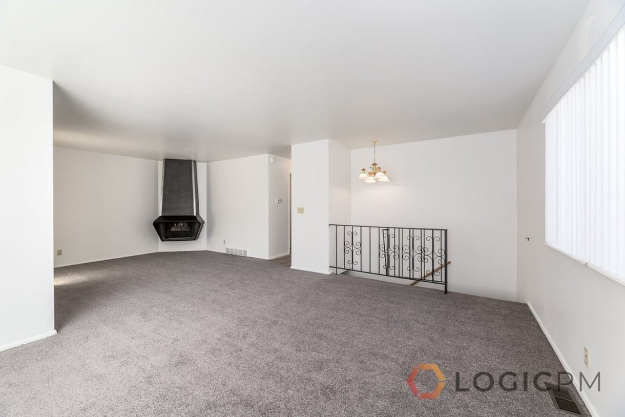 2010 S 2600 E #2010 - Photo 5 of 19