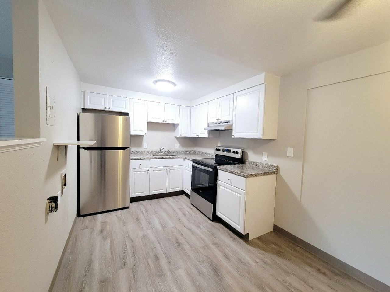 1624 S Cascade Ave #C - Photo 3 of 15