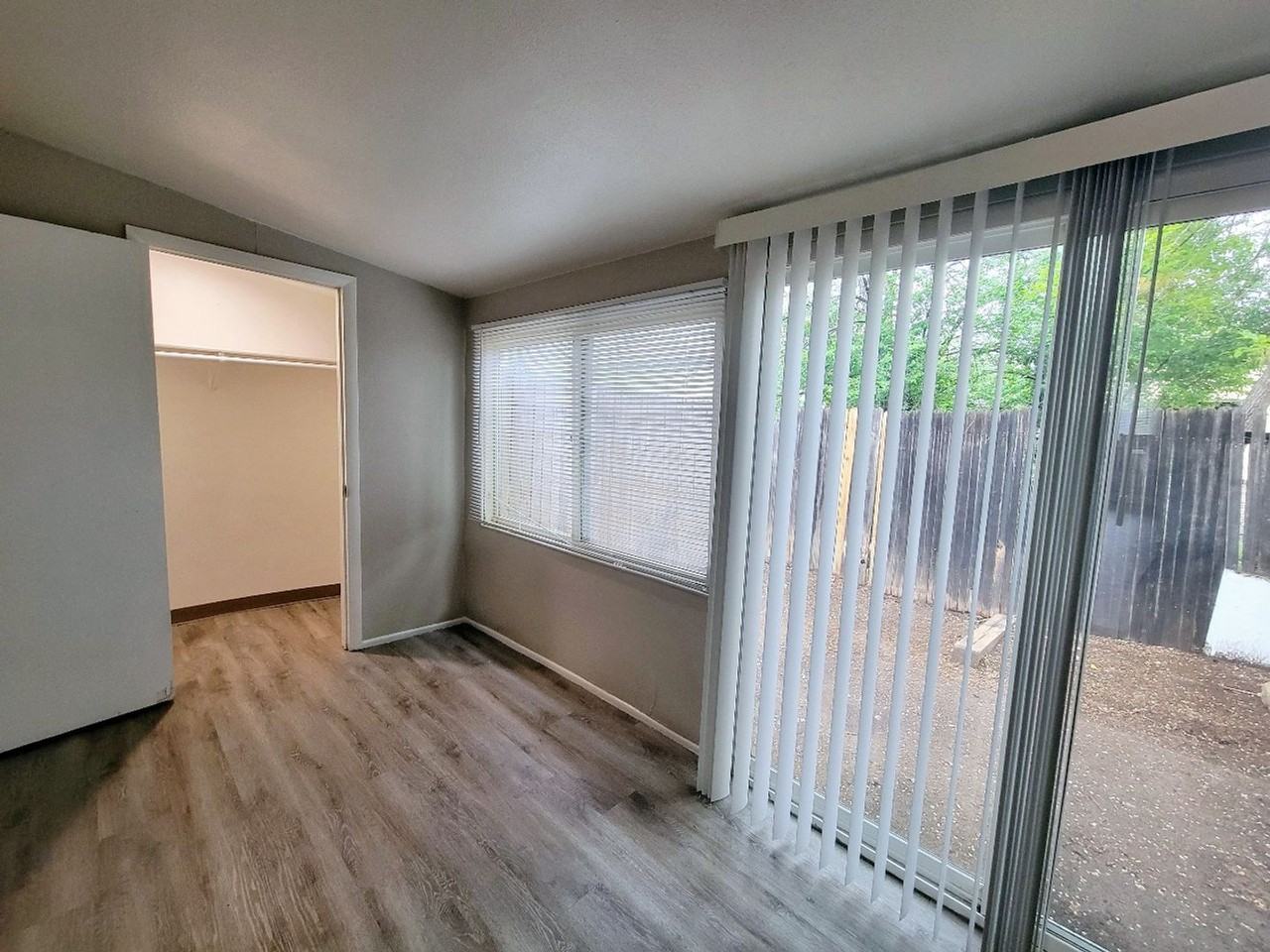 1624 S Cascade Ave #C - Photo 5 of 15