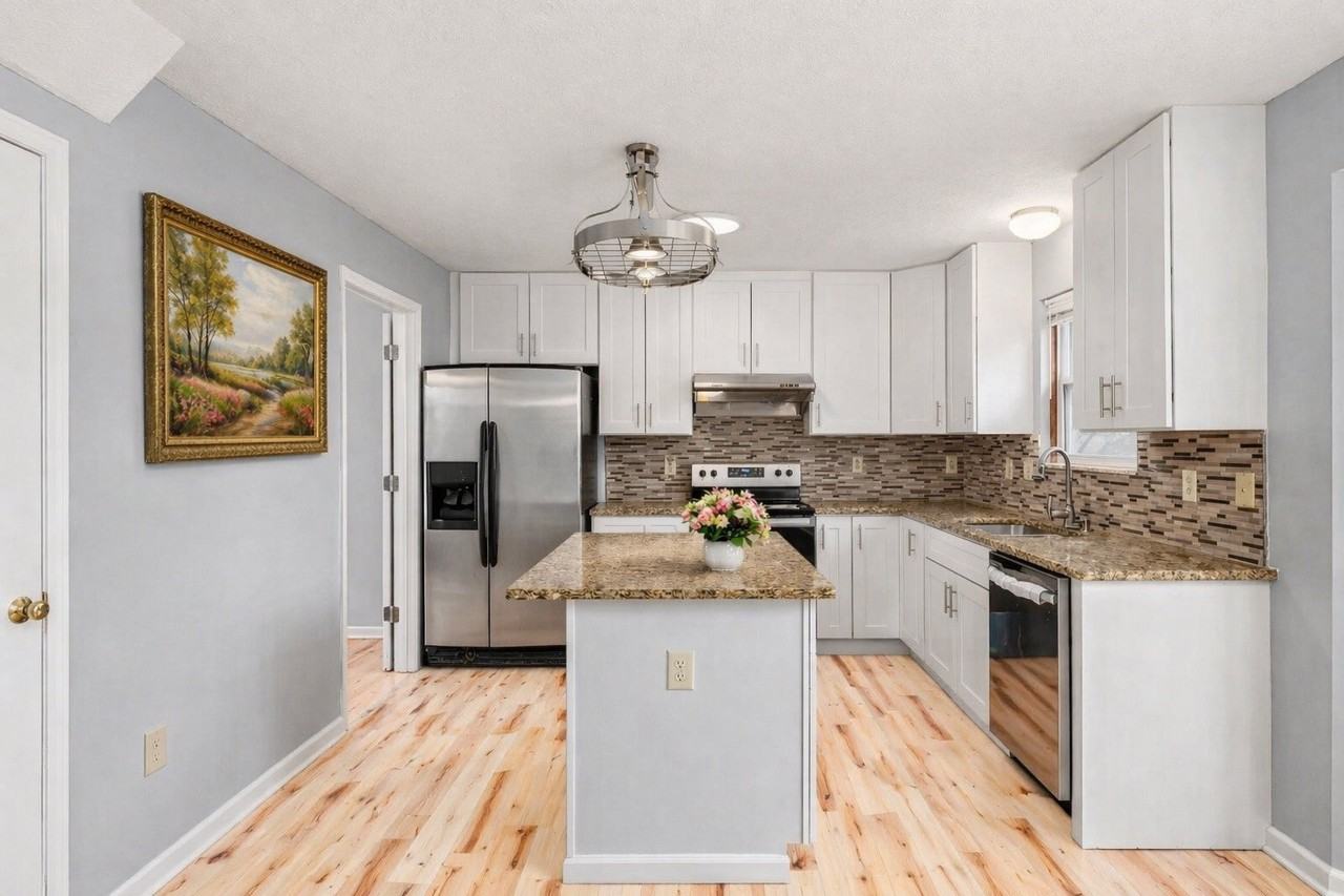 8635 Oak Creek Dr - Photo 7 of 21