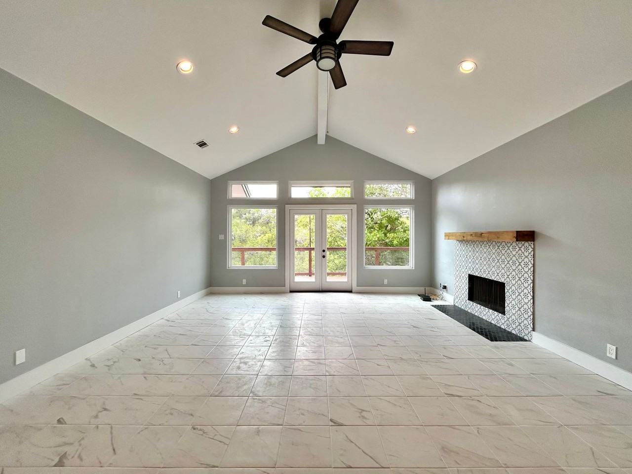 2408 Indian Creek Rd - Photo 5 of 39