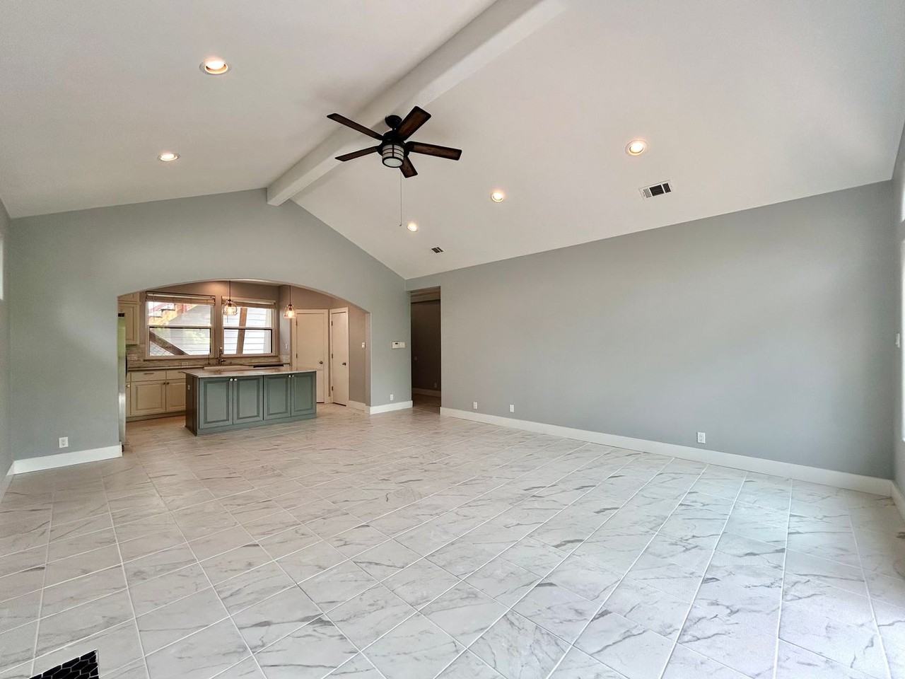 2408 Indian Creek Rd - Photo 6 of 39