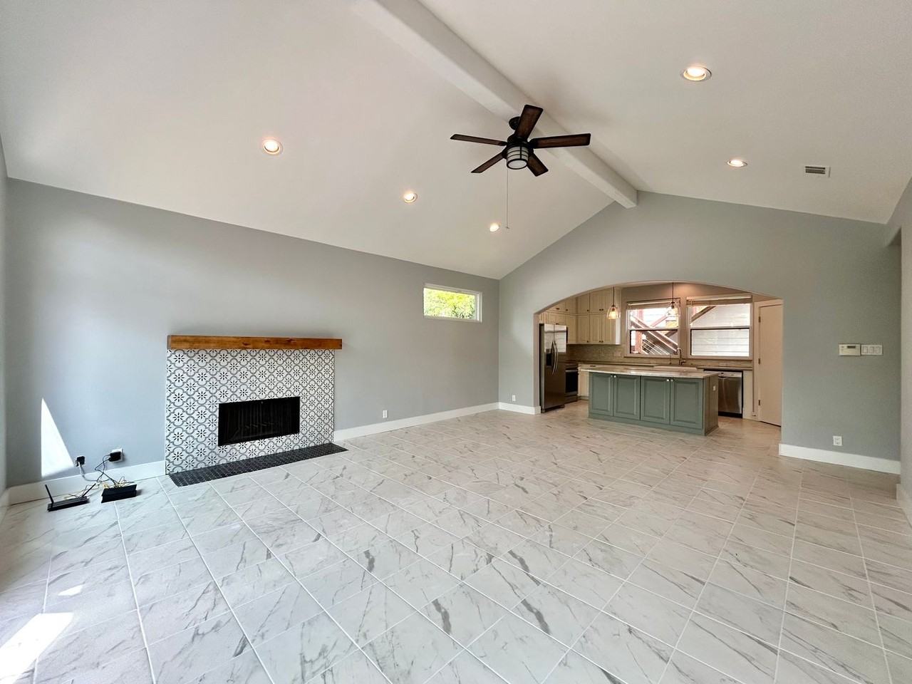 2408 Indian Creek Rd - Photo 7 of 39