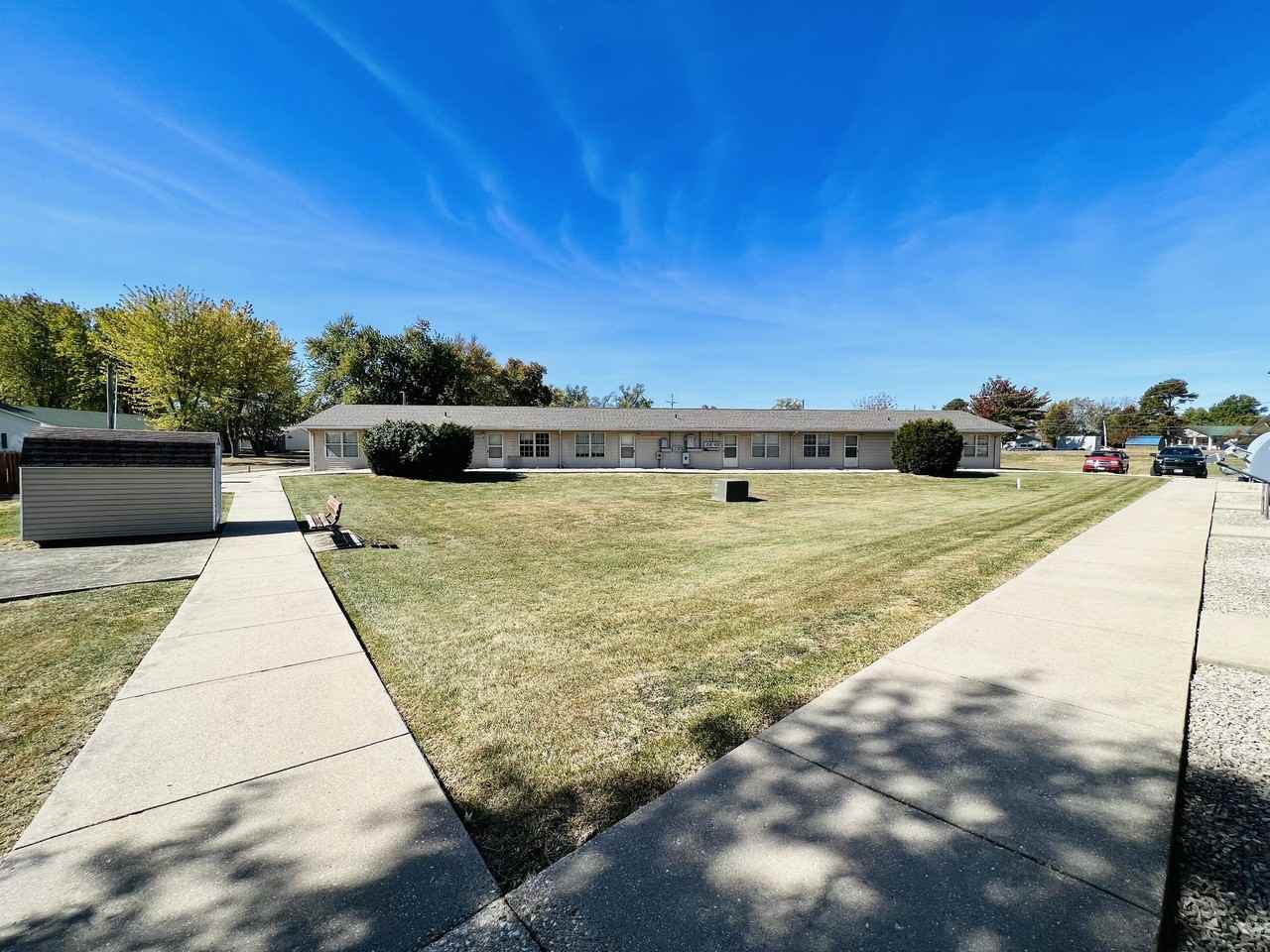 709 E Woodland - Photo 2 of 30
