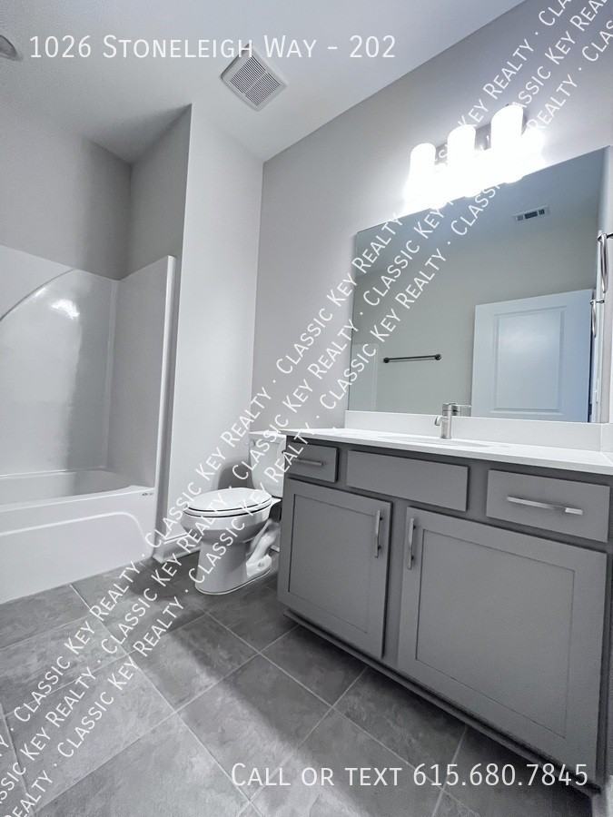 1026 Stoneleigh Ln #202 - Photo 2 of 9