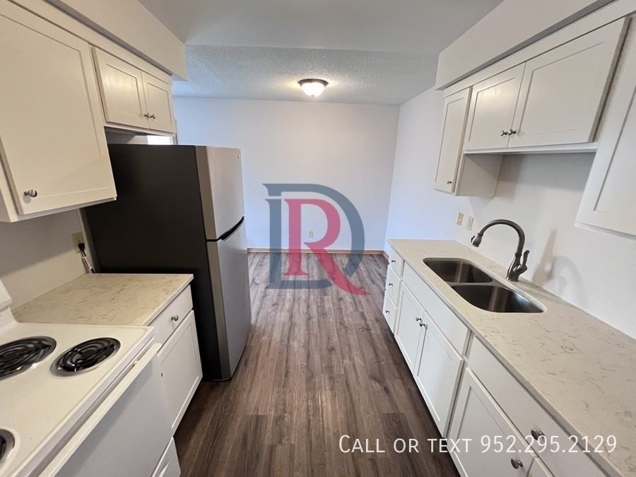 4253 Webber Pkwy #14 - Photo 3 of 11