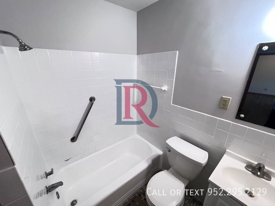 4253 Webber Pkwy #14 - Photo 5 of 11