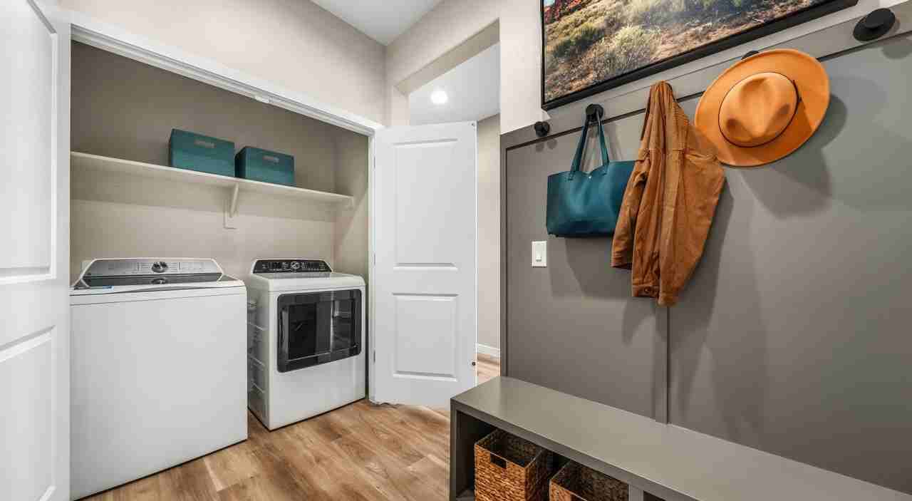 6314 S 47th Dr - Photo 5 of 50