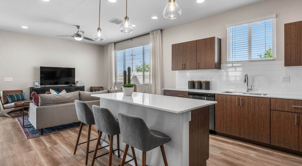 6326 S 47th Dr - Photo 3 of 50