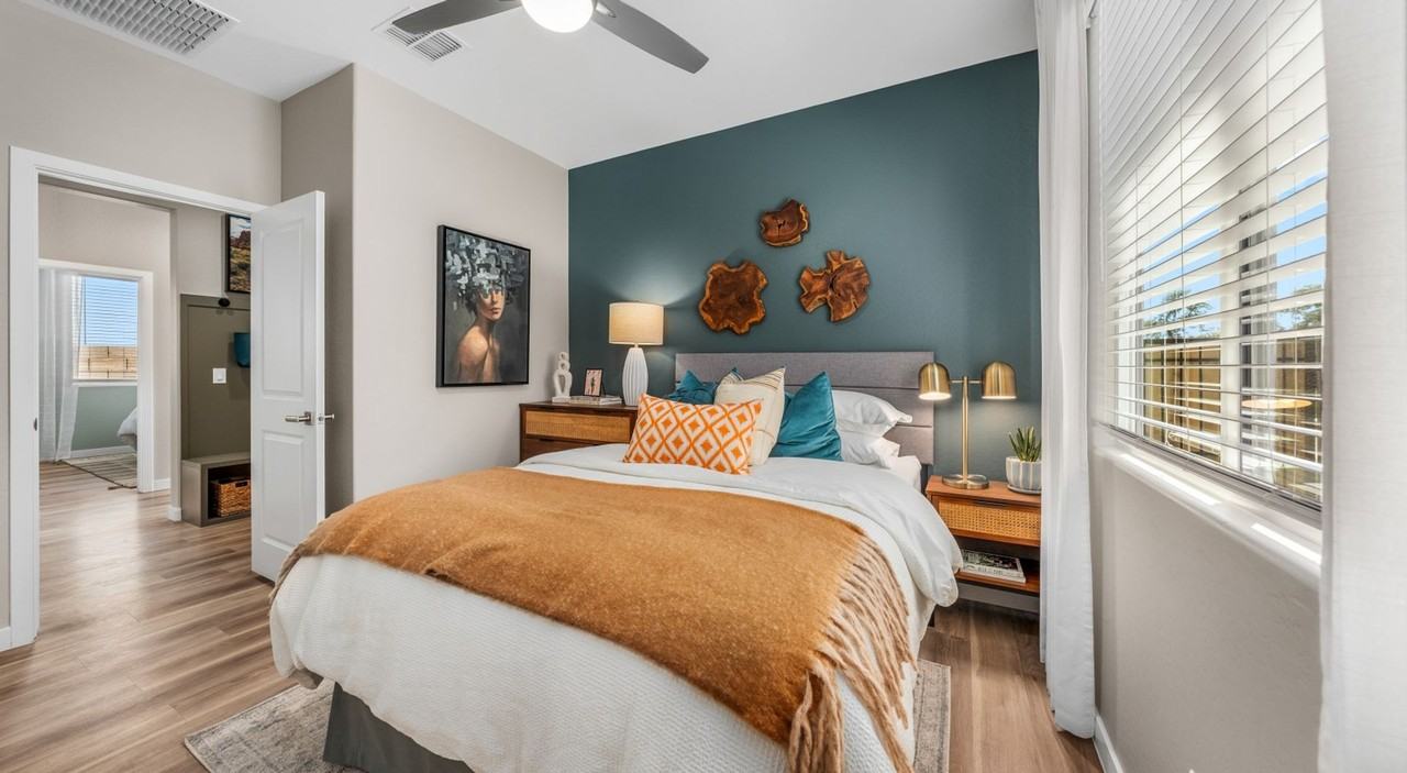 6326 S 47th Dr - Photo 4 of 50