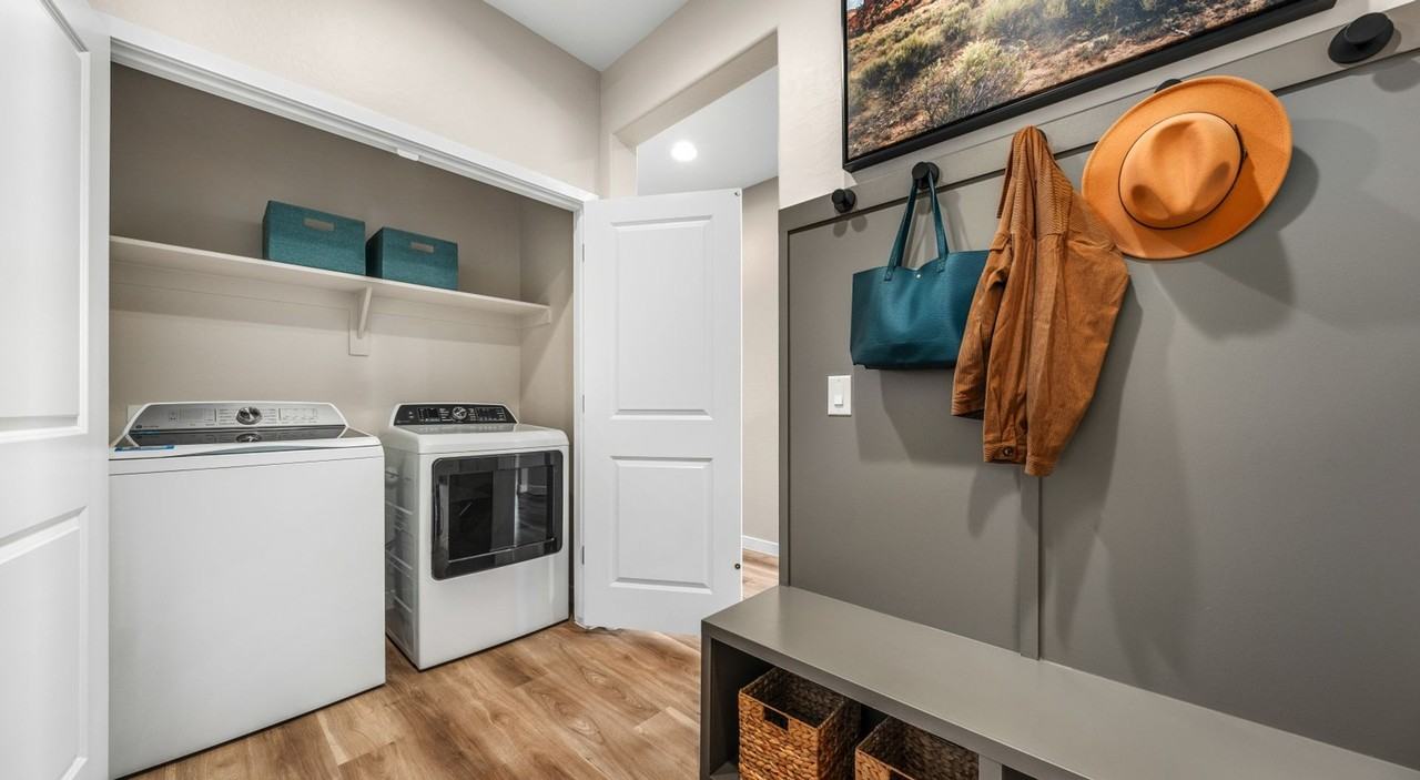 6326 S 47th Dr - Photo 5 of 50