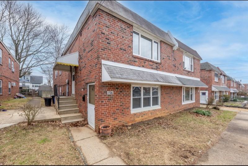 1726 Borbeck Ave 1st Fl - Photo 2 of 15