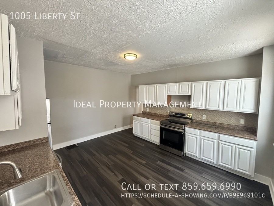1005 Liberty St - Photo 4 of 13