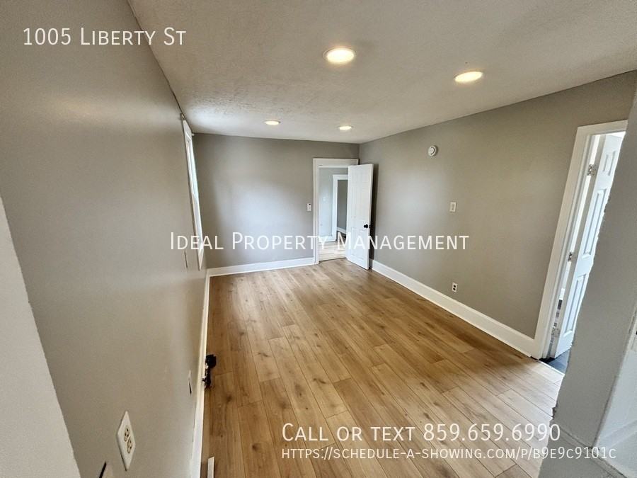 1005 Liberty St - Photo 5 of 13