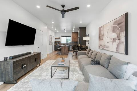 765 Nw #302 - Photo 2 of 46